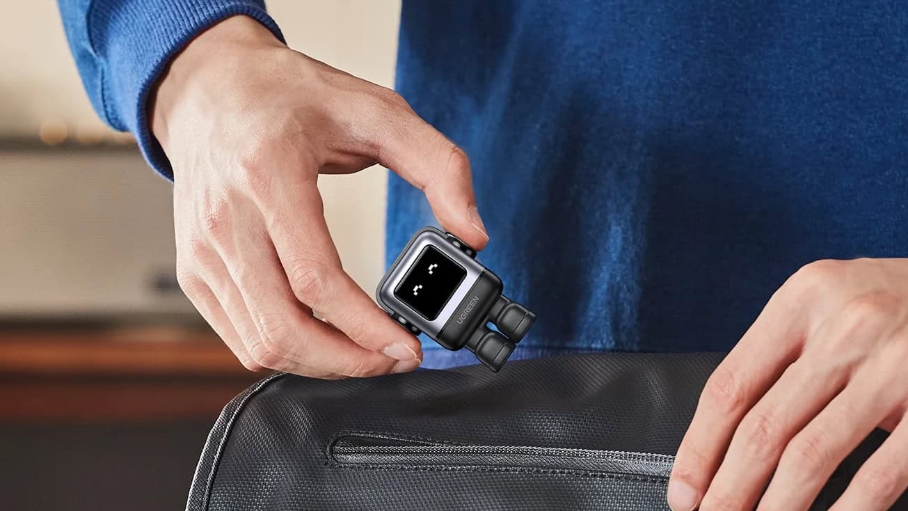 UGREEN Uno 30W Robot GaN Charger Hits Record Low Price: Why "Emotional Hardware" Is Winning